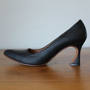 FLEUVOG BIG PRESENCE DESMOND CLASSIC ANGULAR PUMP